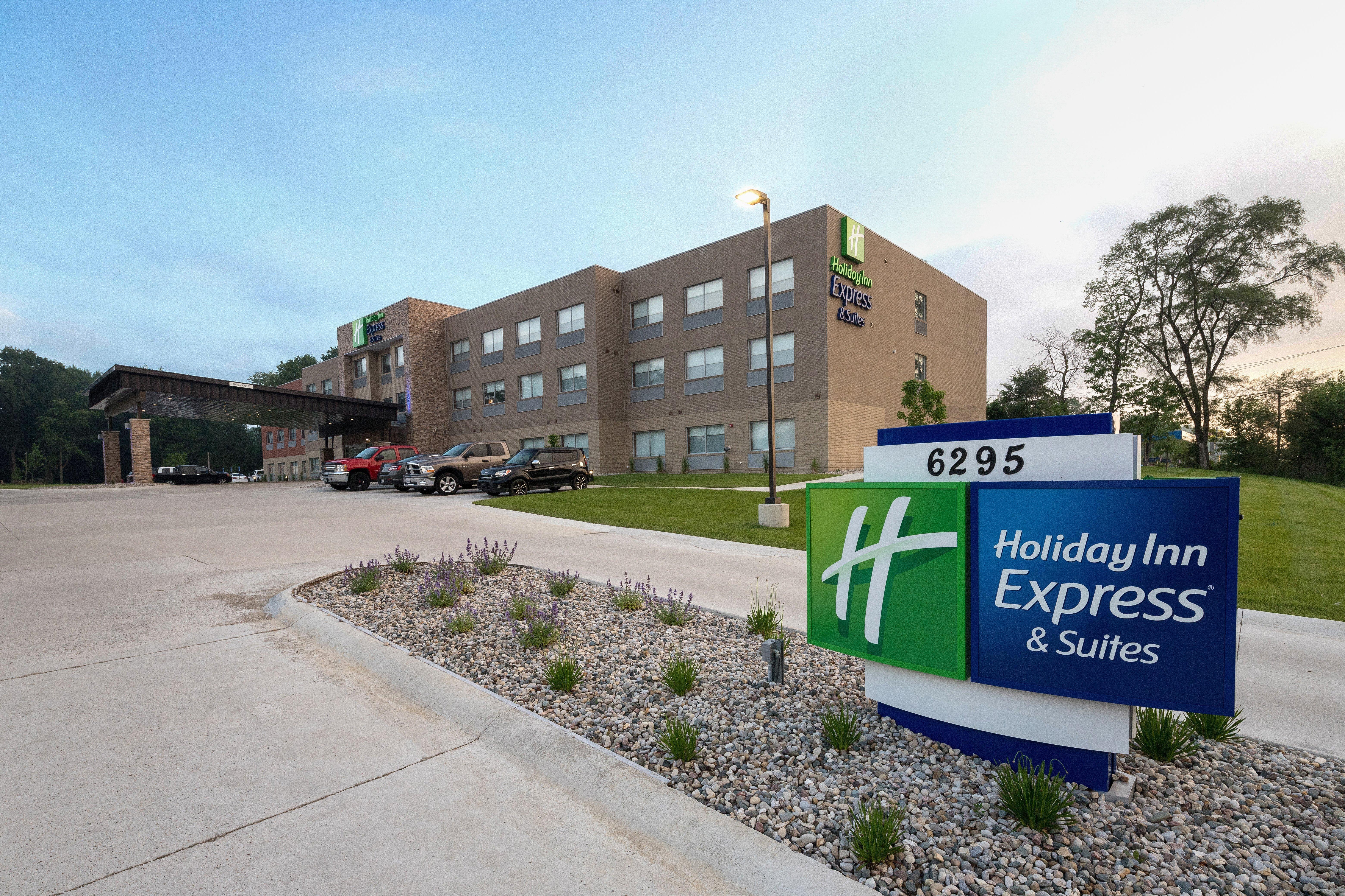 Holiday Inn Express & Suites - Portage By Ihg Exterior foto