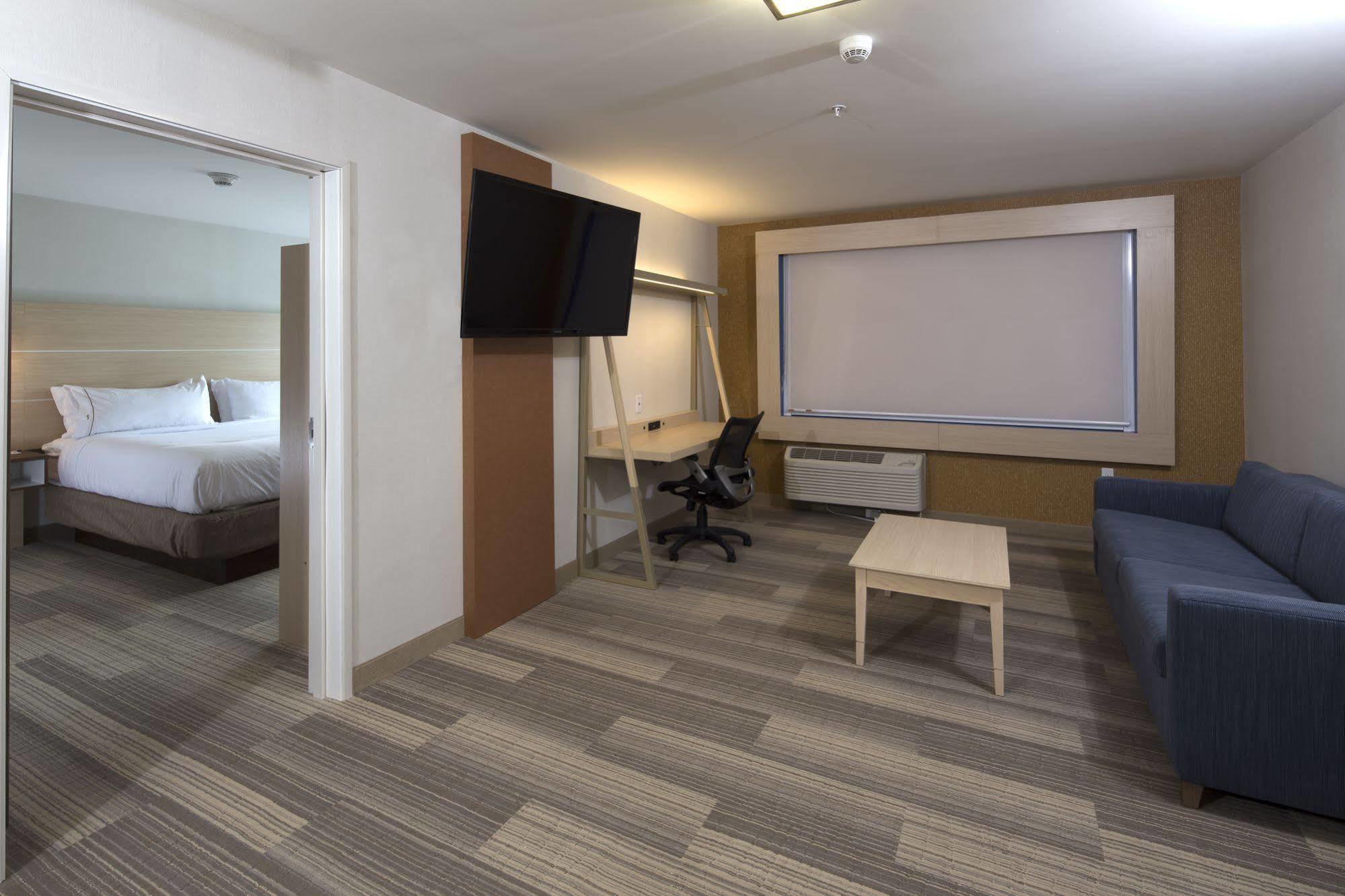 Holiday Inn Express & Suites - Portage By Ihg Exterior foto